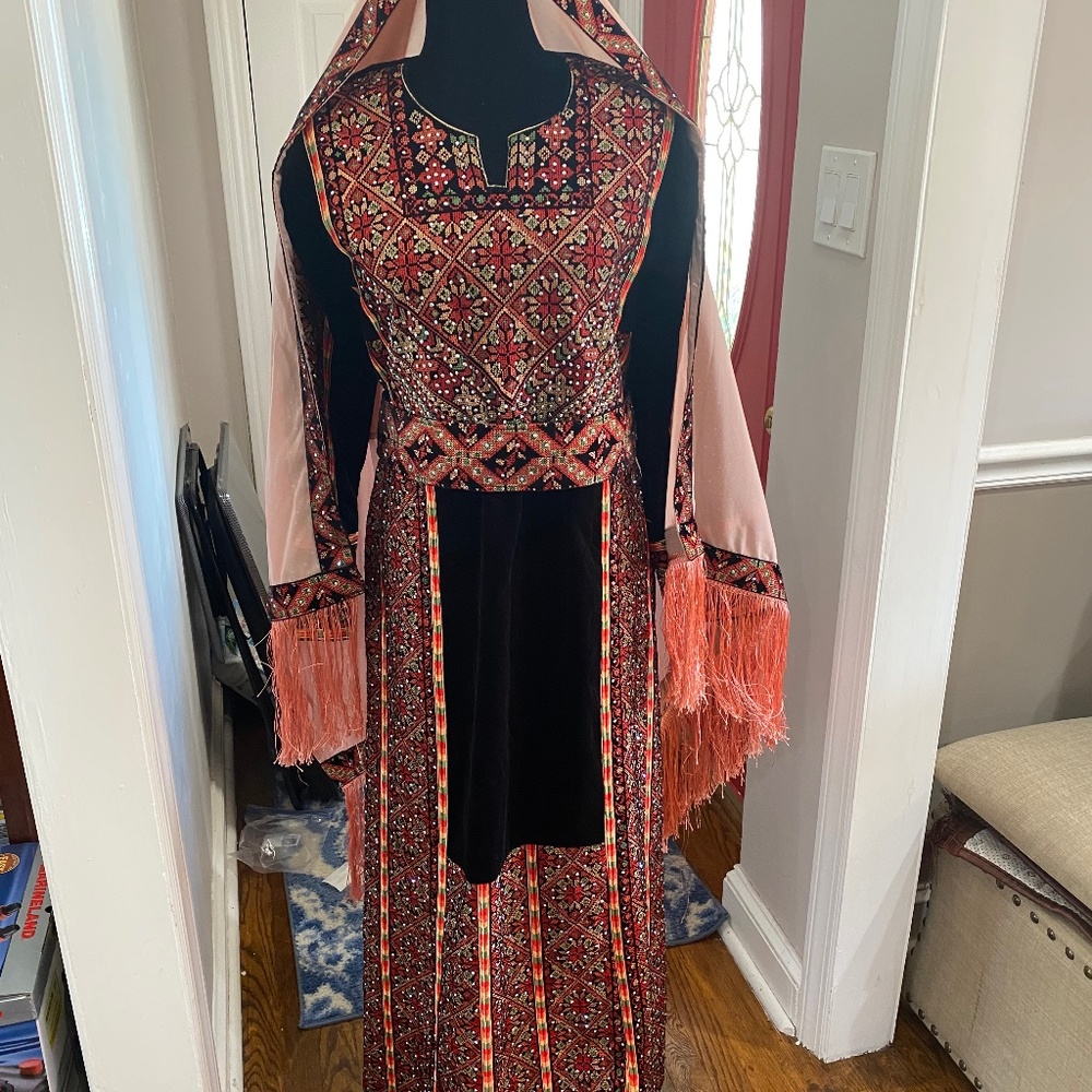 Palestinian thoub thobe henna party arabic traditional middle eastern wedding